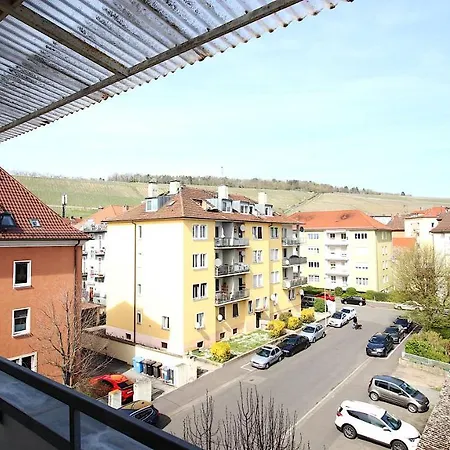 Grosszuegige Stadtwohnung - Garage, Balkon