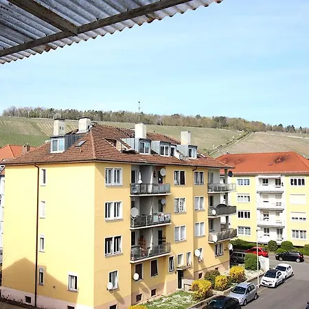 Grosszuegige Stadtwohnung - Garage, Balkon Apartment *