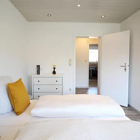 Grosszuegige Stadtwohnung - Garage, Balkon Apartment Wurzburg