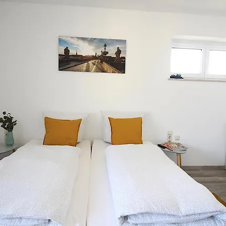 Grosszuegige Stadtwohnung - Garage, Balkon Apartment *